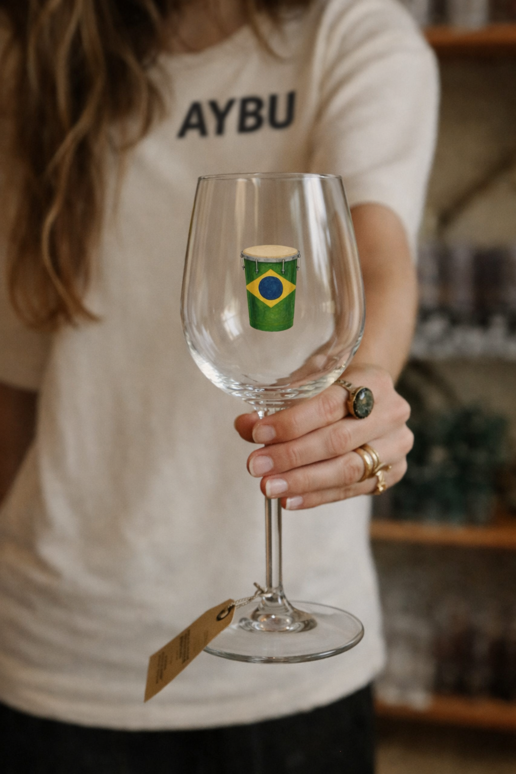 Taça personalizada AYBU em uso